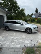 Skoda Superb Kombi 2.0TDI DSG 4x4 L&K - Skoda Gebrauchtwagen in Magdeburg