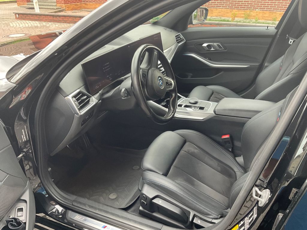 Image of BMW 320