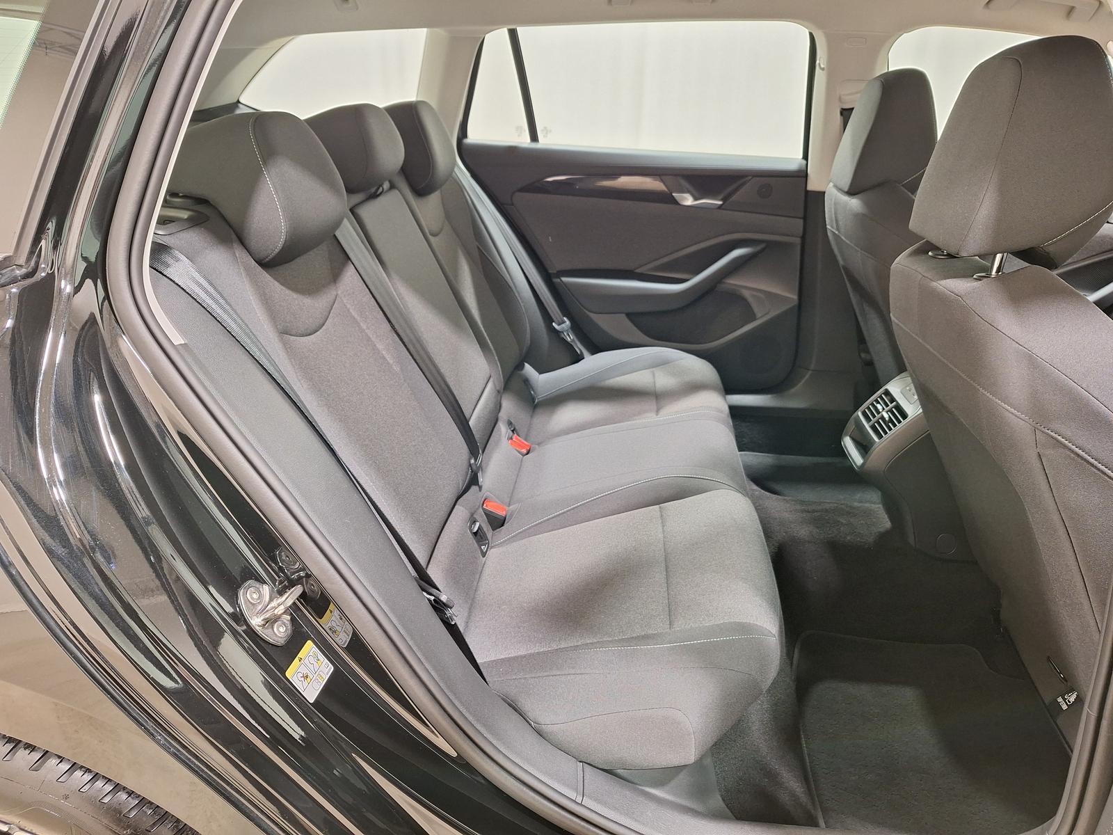 Volkswagen Passat 1.5 eTSI DSG Winter LED Navi ACC, миниатюра 12