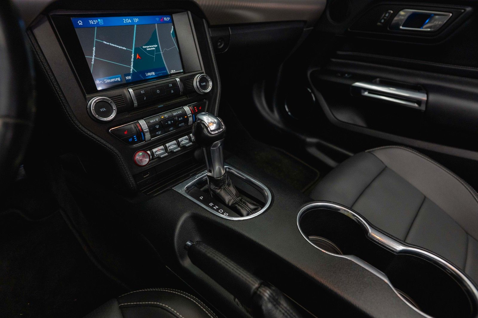 Fahrzeugabbildung Ford Mustang Shelby GT 500 5.0 V8 PREMIUM Performance