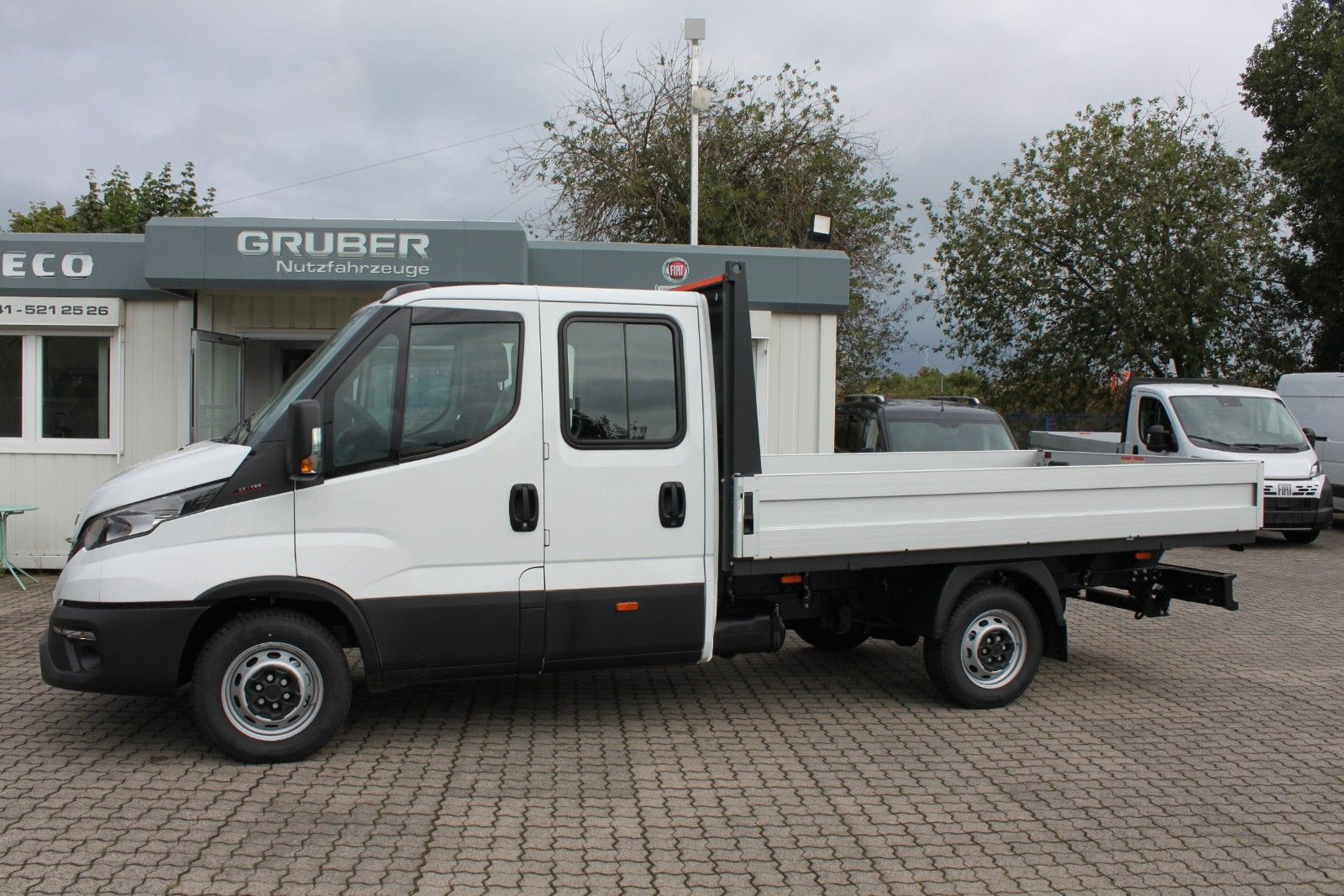 Fahrzeugabbildung Iveco Daily 35S18D Pritsche