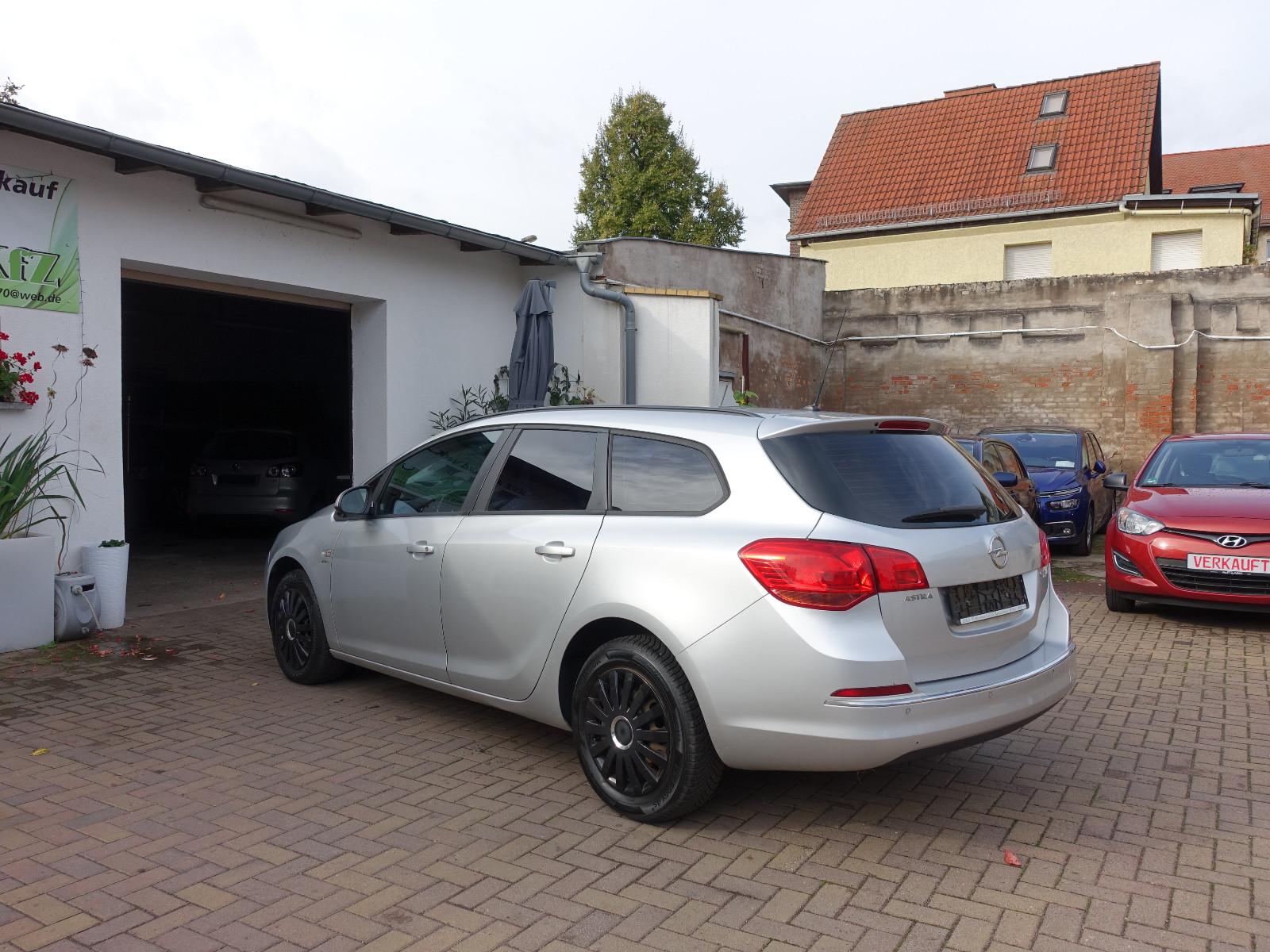 Opel Astra 2013 — photo 5