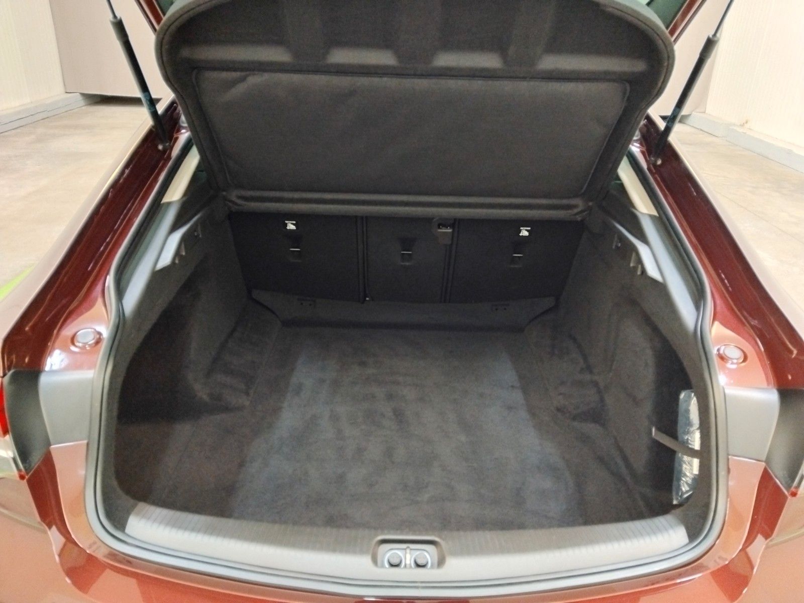 Opel Insignia (06/2026, Benzin)