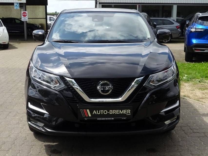 Fahrzeugabbildung Nissan Qashqai 1,3 DIG-T  N-Connecta  AHK