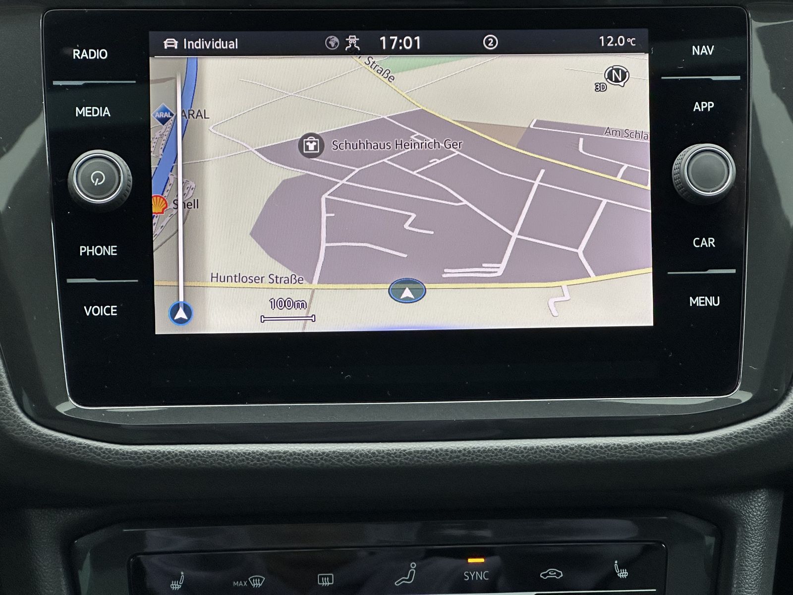 Fahrzeugabbildung Volkswagen Tiguan R-Line 4M NAV+IQ-LIGHT+PANO+20ZO+360°+ACC