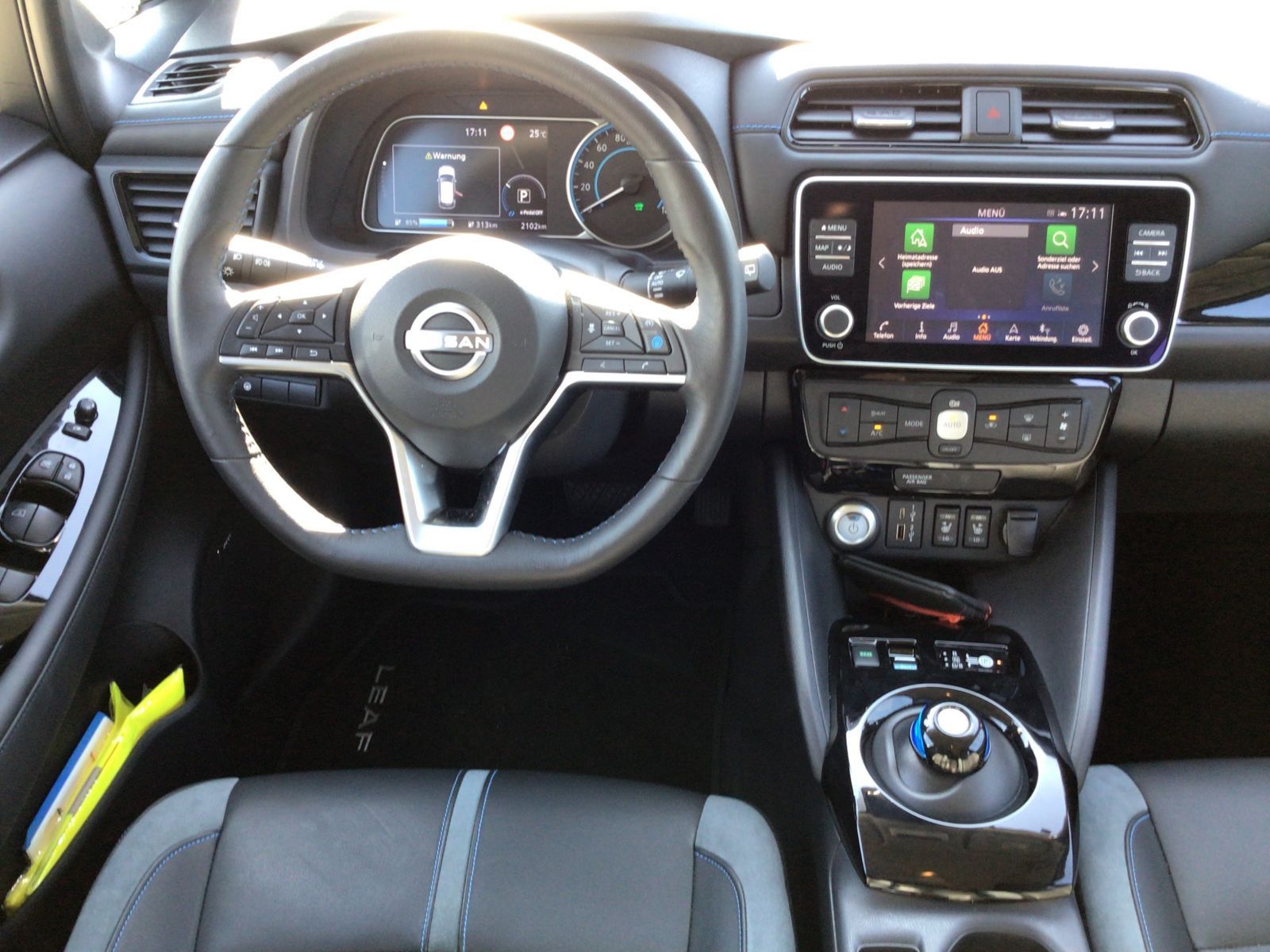 Fahrzeugabbildung Nissan Leaf 59 kWh Direktantrieb - e+ Tekna - 2Farben