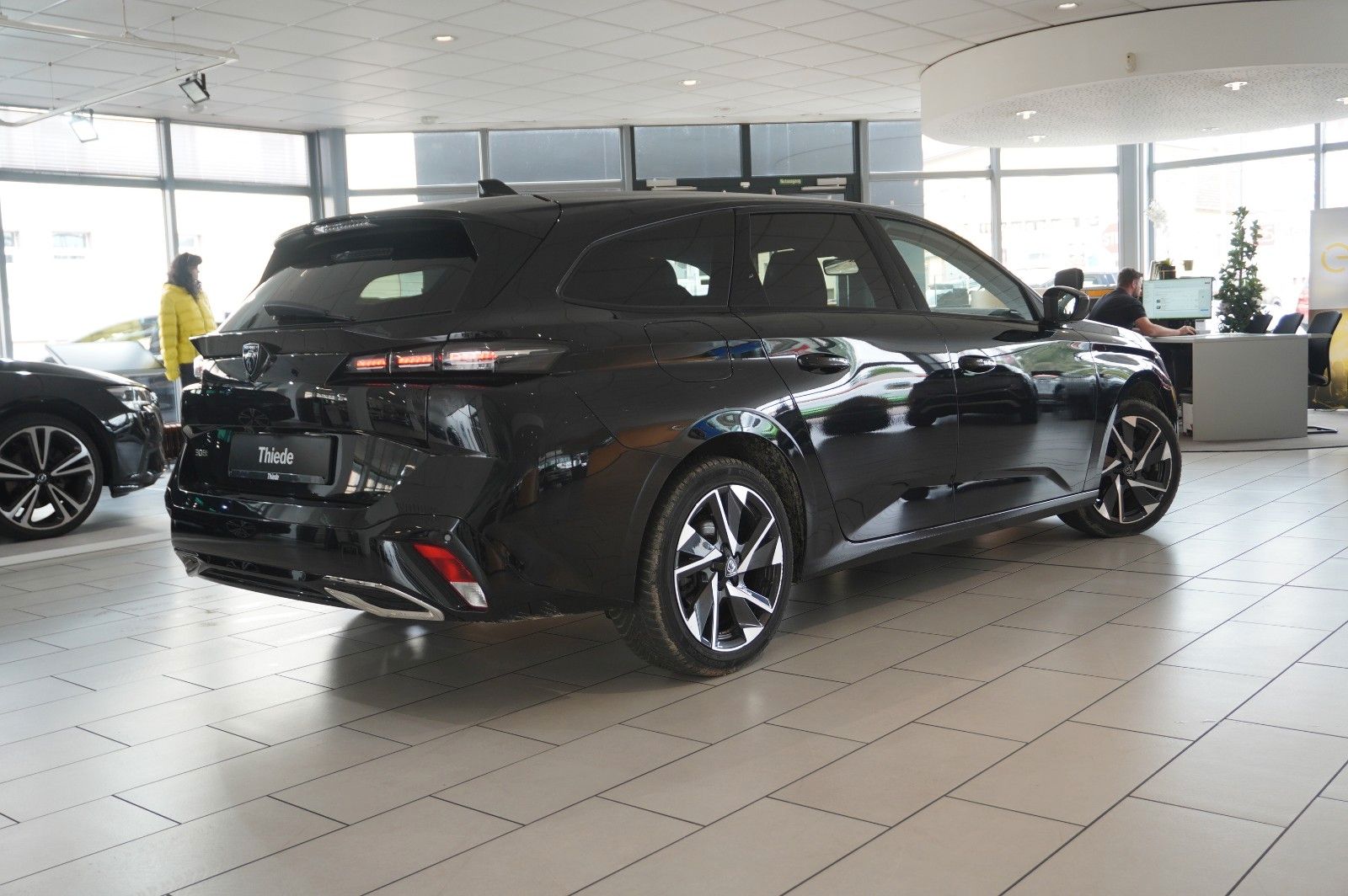 Fahrzeugabbildung Peugeot 308 SW 1.5D ALLURE NAVI/LED/360°/SPORT/SH/VIRT.