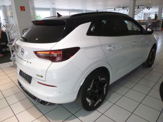 Grandland GSe Plug-In-Hybrid 4x4 Automatik