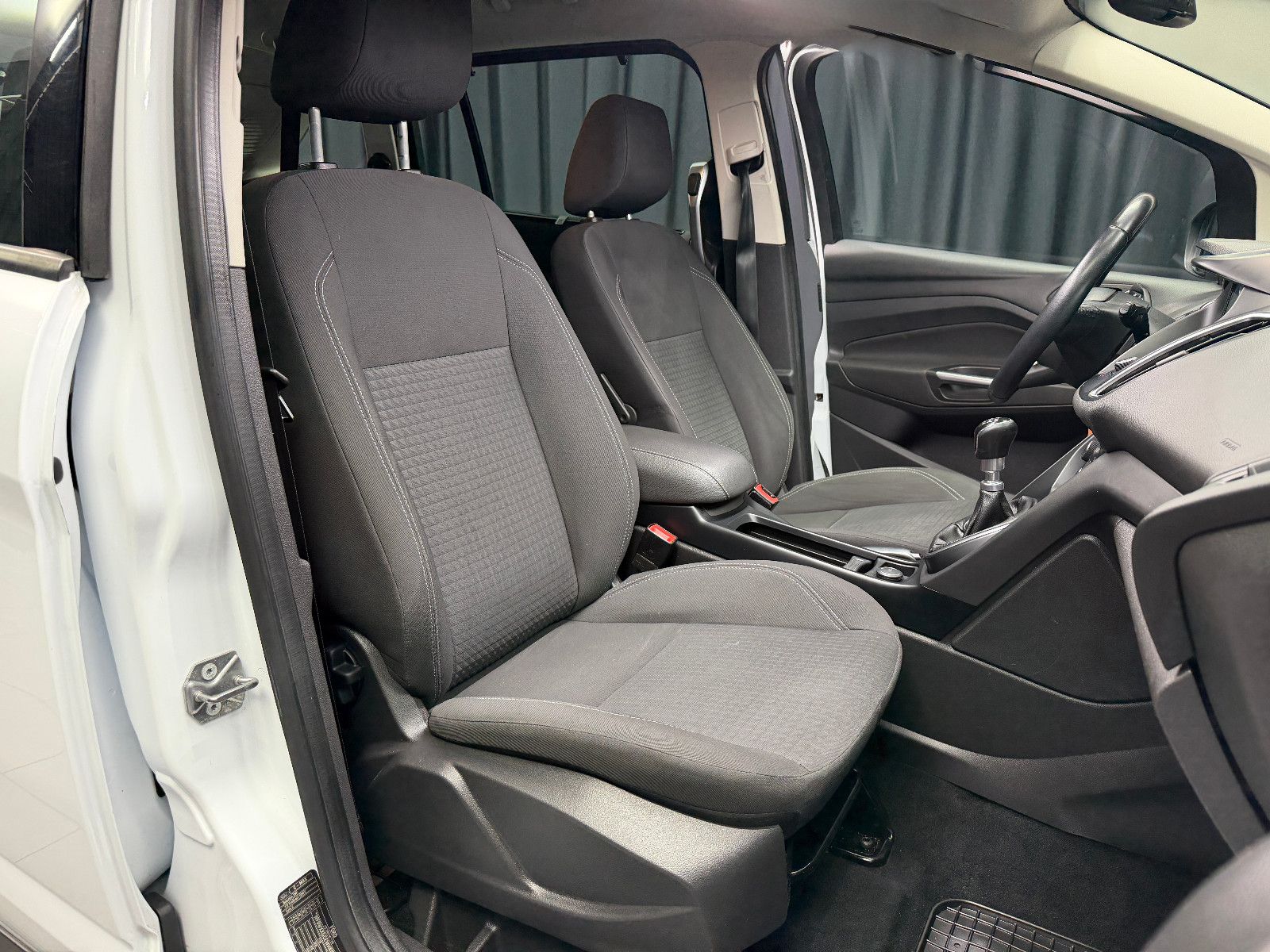 Fahrzeugabbildung Ford Grand C-Max |7-SITZER|PDC|TEMPOMAT