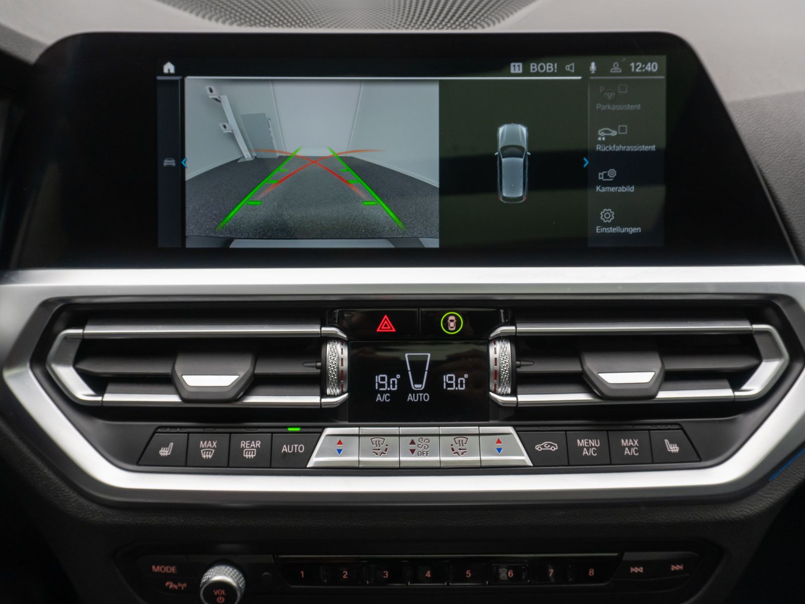 Fahrzeugabbildung BMW 320e xD Sport Line DAB Laser HUD HiFi Panorama