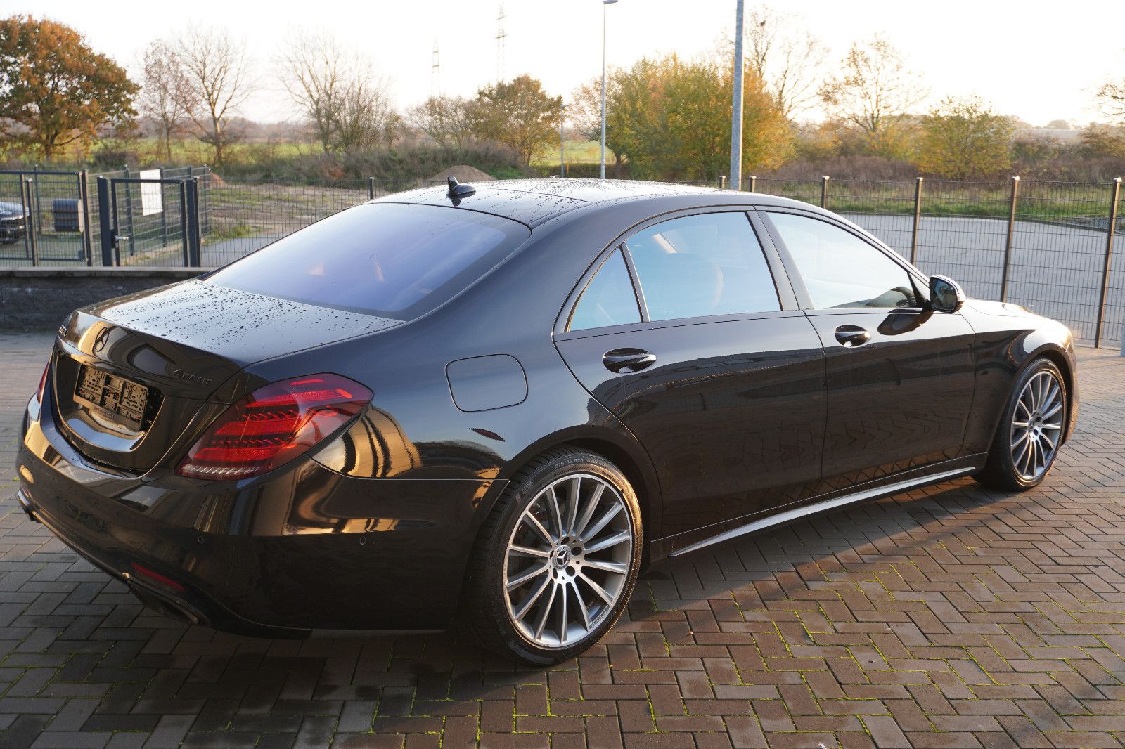 Fahrzeugabbildung Mercedes-Benz S 560 4Matic L AMG