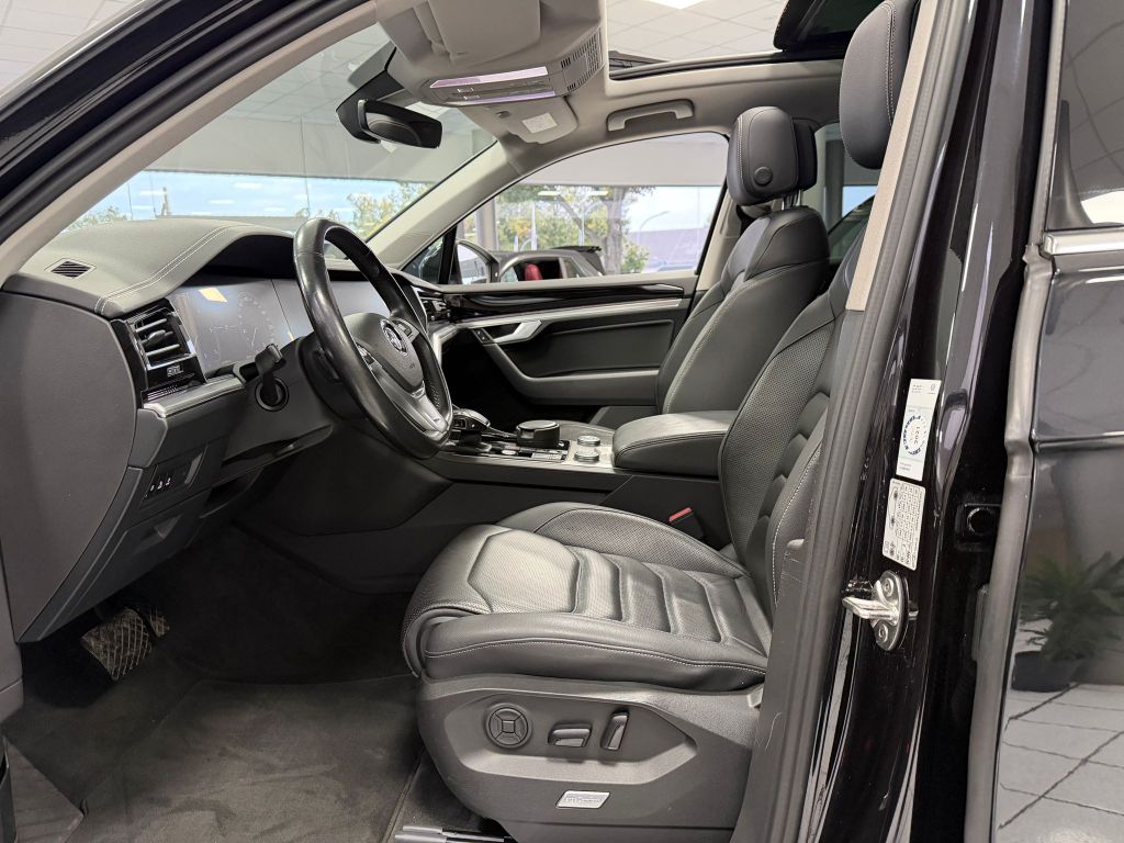 Volkswagen Touareg 3.0 TDI Elegance 4M*STHZG*PANO*LUFTFEDE.