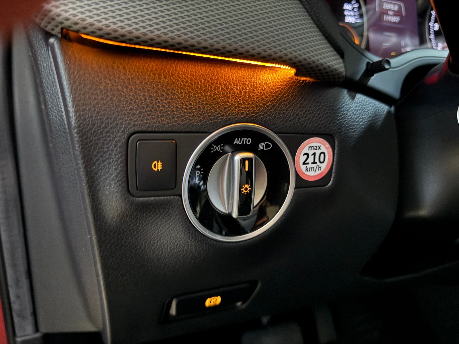 Fahrzeugabbildung Mercedes-Benz B 200 7G-DCT SPORTPAKET URBAN AMG NIGHT COMAND