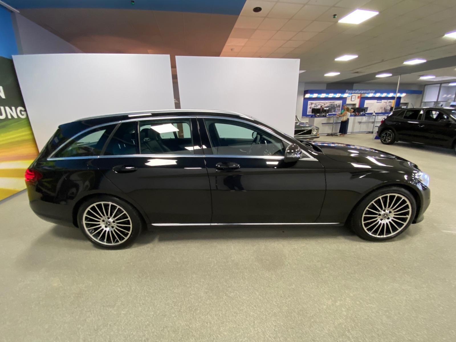 Fahrzeugabbildung Mercedes-Benz C 220 2.0 CDI Avantgarde+NAVI+AHK schwenk+KAMERA