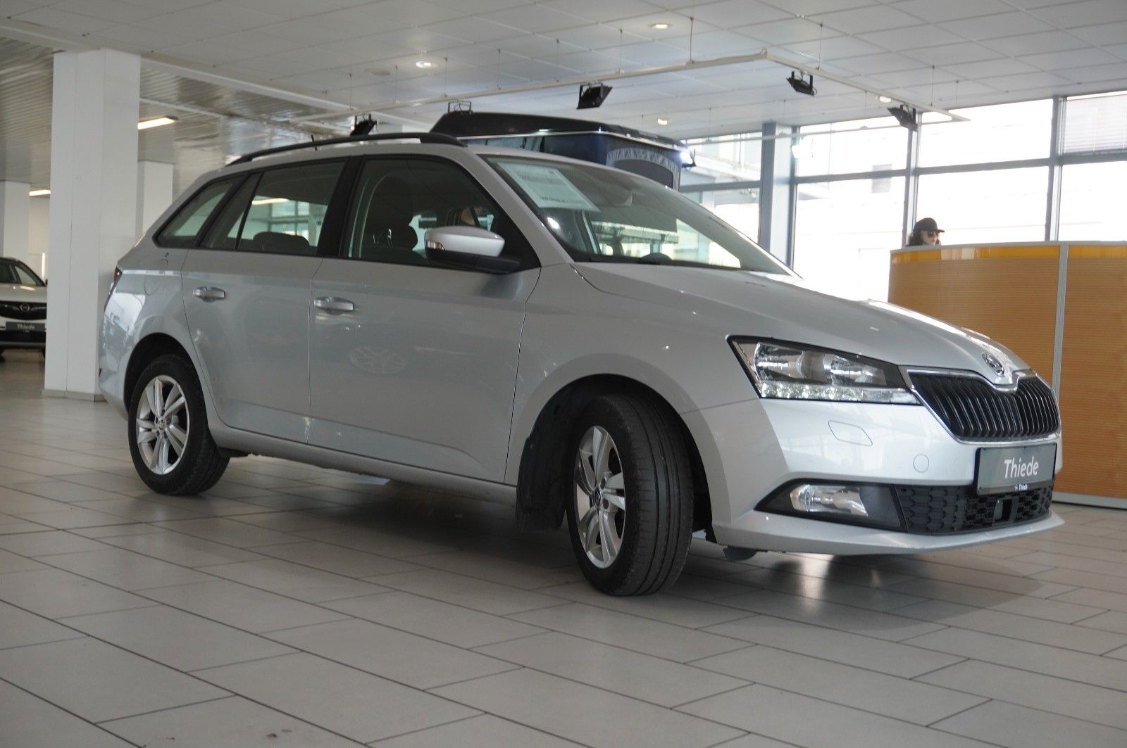 Fahrzeugabbildung SKODA Fabia Combi 1.0 TSI STYLE NAVI/LED/SHZ/PDC/TEMP.