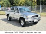 Toyota Hilux 2.5 4X4 Pick-Up Double-Cab Klima AHK - Toyota Hilux mit Diesel-Antrieb: Allradantrieb, Geländewagen, 2.5
