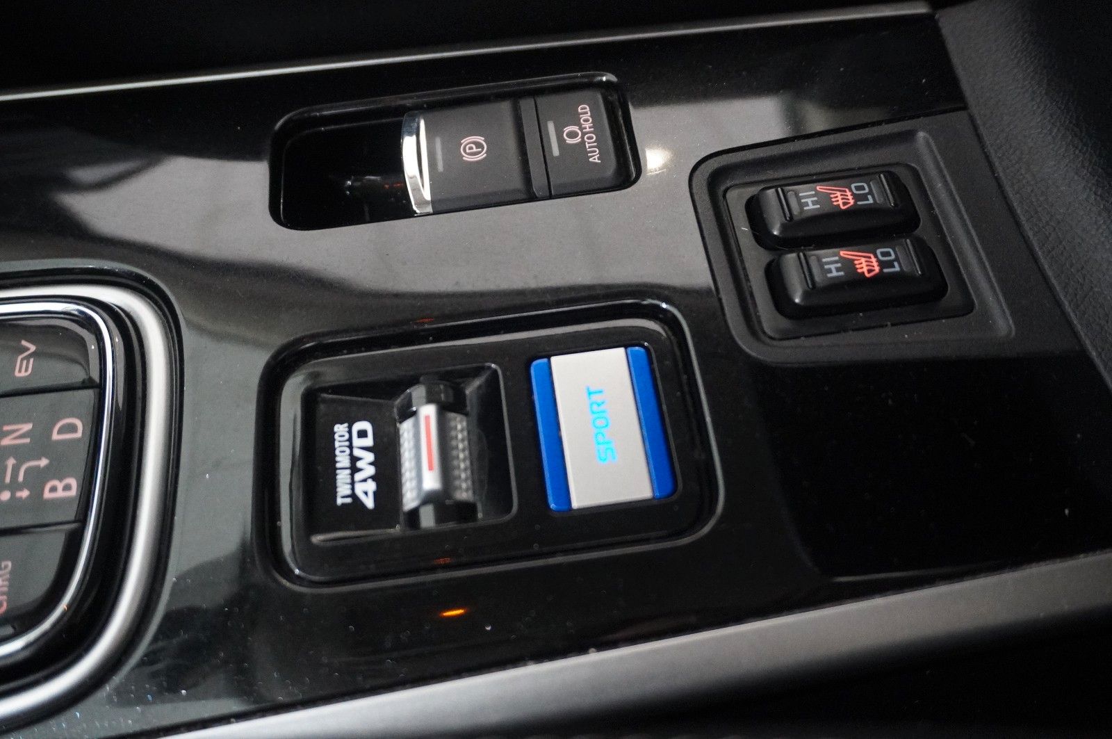 Fahrzeugabbildung Mitsubishi Outlander 2.4 PHEV 4WD NAVI/LED/KAMERA/DAB/AHK