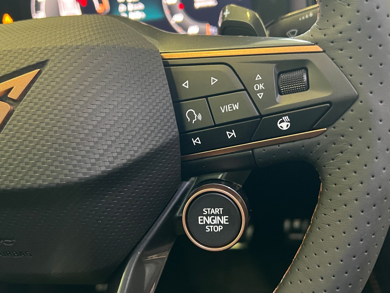 Fahrzeugabbildung CUPRA Formentor VZ 2.0 TSI DSG 4Drive *AHK, LED-Matrix