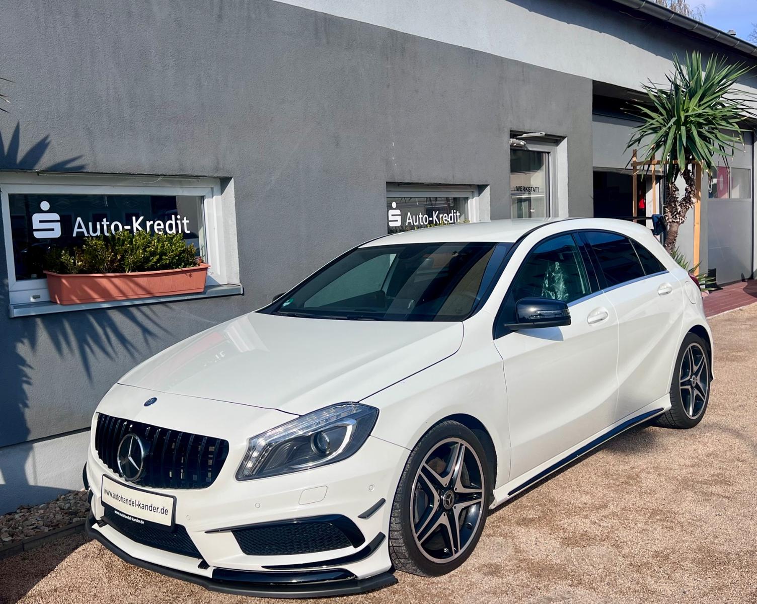 Mercedes-Benz A 180 A 180 BlueEfficiency *AMG LINE*