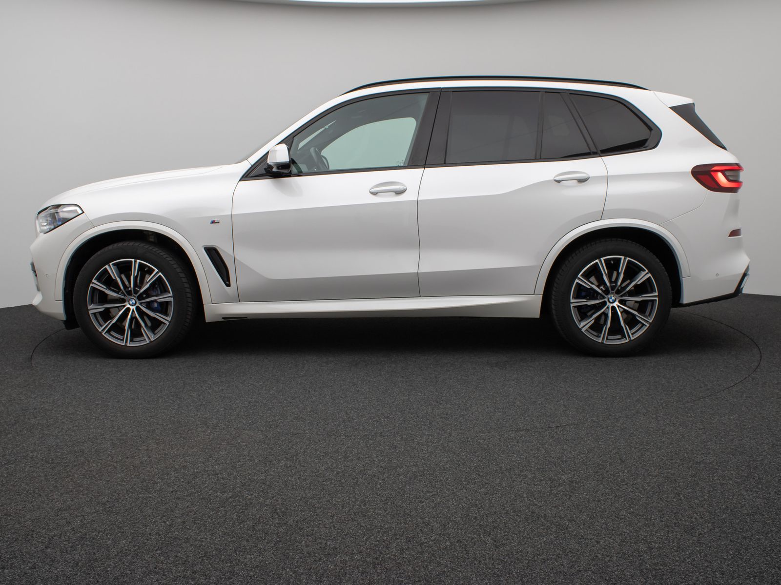 Fahrzeugabbildung BMW X5 xD30d M Sport 360°Panorama Laser HUD DAB HiFi