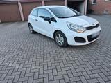 Kia kia rio benzin - Kia Rio in Herne