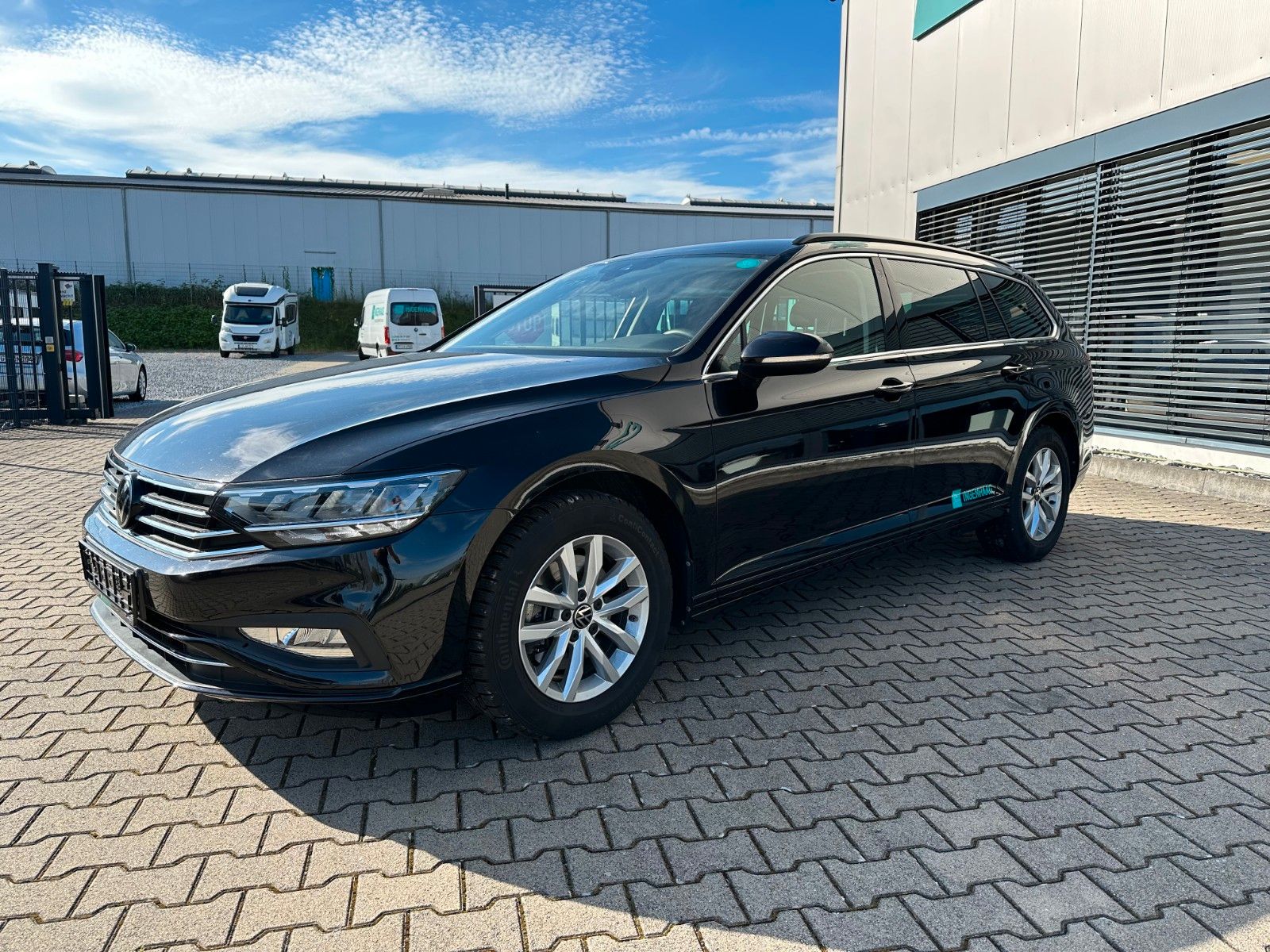 Fahrzeugabbildung Volkswagen Passat Variant 1,5 TSI Business DSG Navi