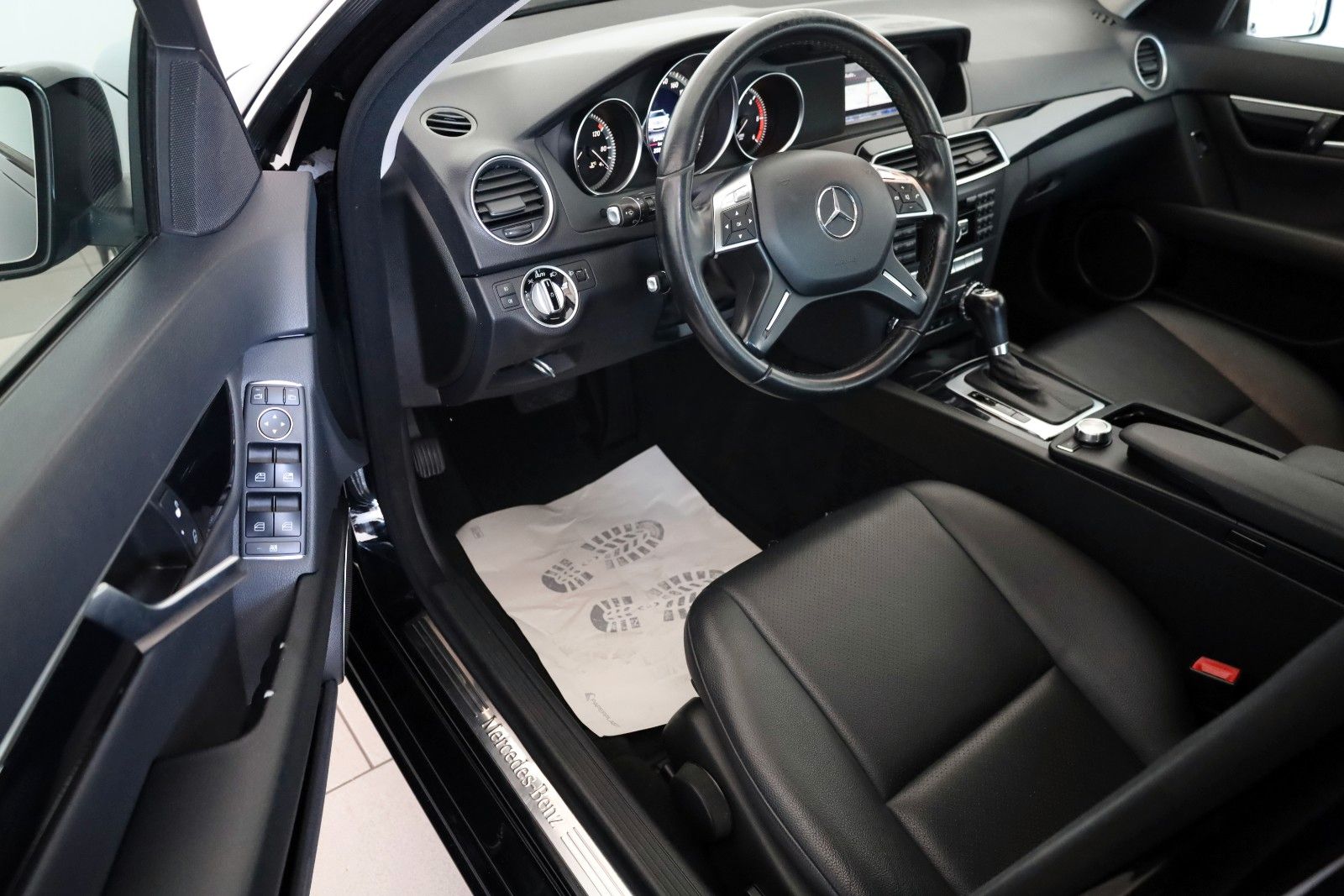 Fahrzeugabbildung Mercedes-Benz C 220 CDI T BlueEfficiency, Leder, AHK