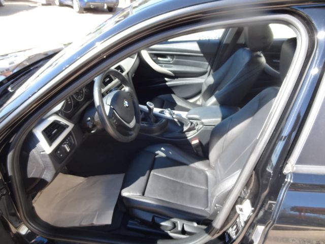 Fahrzeugabbildung BMW 318d/2.Hd/Leder/Navi/SitzH/Alu/PDC/17-Zoll/