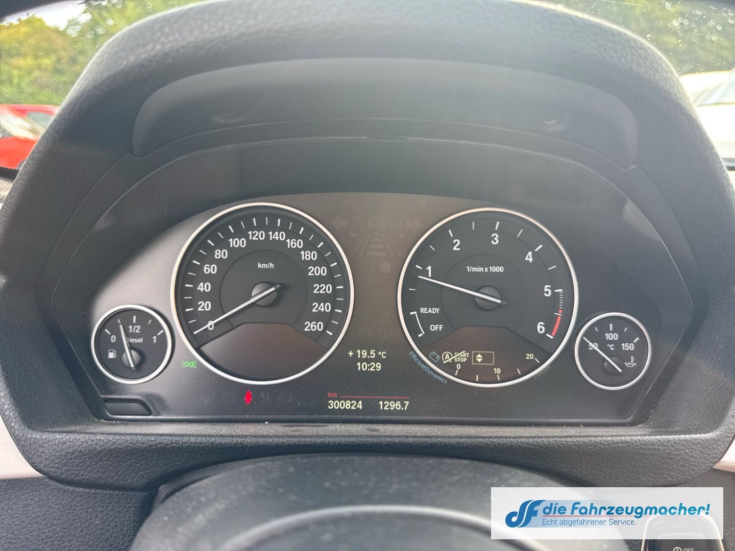 Fahrzeugabbildung BMW 320 d Touring M Paket Optik AHK-klappbar El. Pan