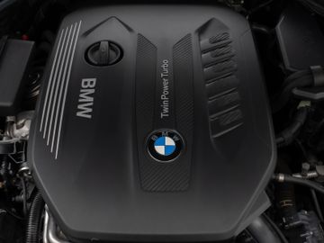Fahrzeugabbildung BMW 540d xDr Tour HUD ACC Pano 360° Bowers & Wilkins