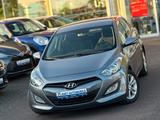 Hyundai i30 Trend 1,6/Klima*Navi*Kamera*Temp*Shz*Pdc - Hyundai i30 Trend mit Benzin-Antrieb