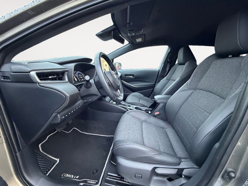 Fahrzeugabbildung Toyota Corolla 1.8 Hybrid Touring Sports Teamplayer