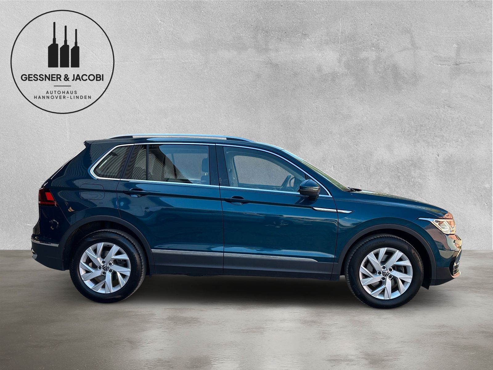 Fahrzeugabbildung Volkswagen Tiguan 2.0 TSI 4Motion Elegance PANO Keyless PDC