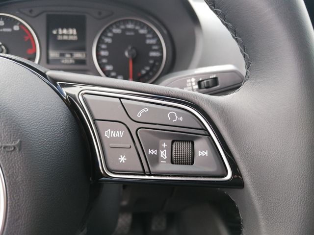 Q2 35 TFSI S tronic S Line LED+NAVI+SHZG+