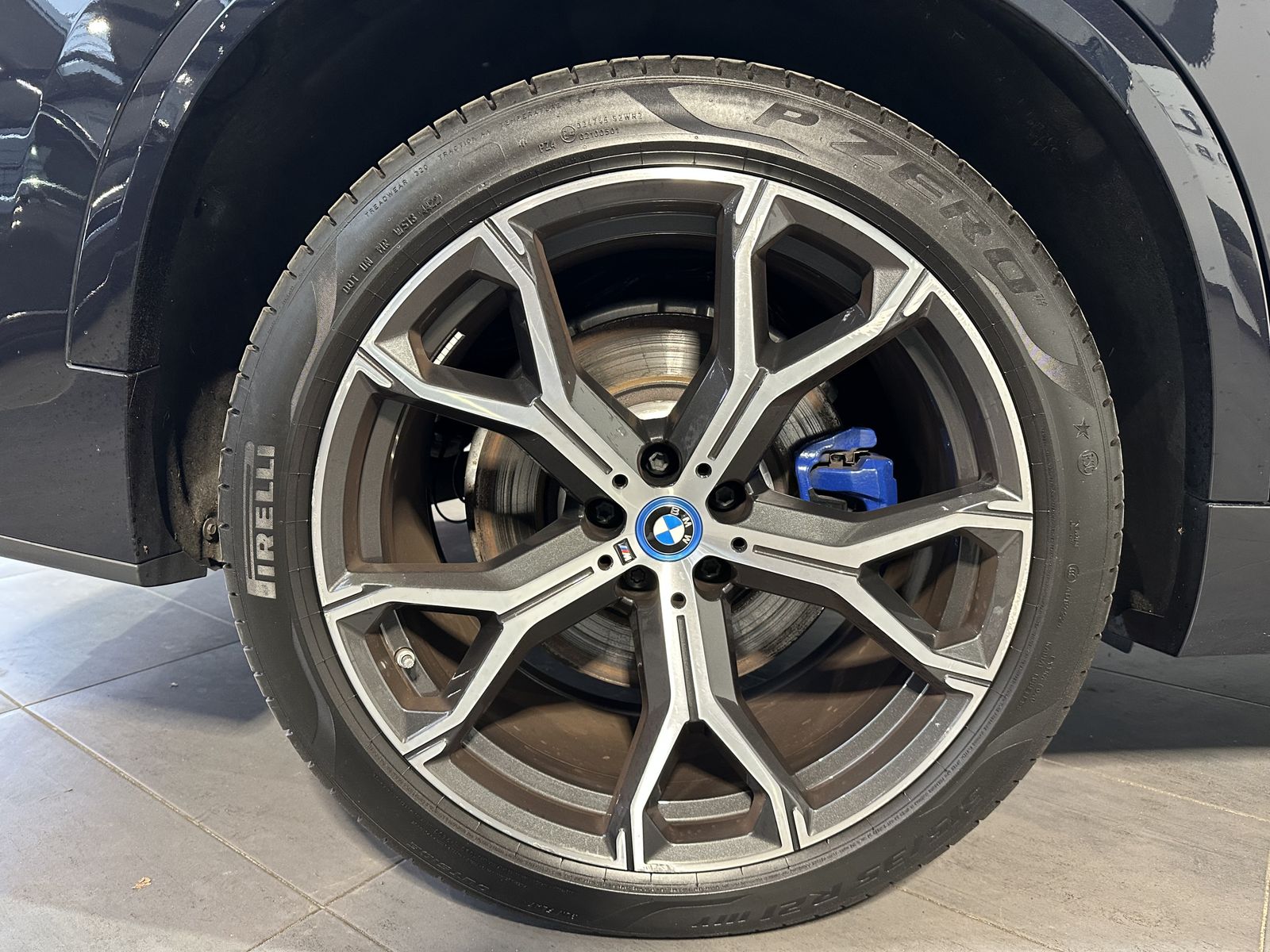 Fahrzeugabbildung BMW X5 xDrive45e M-Sportpaket HUD+LASER+ACC+AHK+H&K