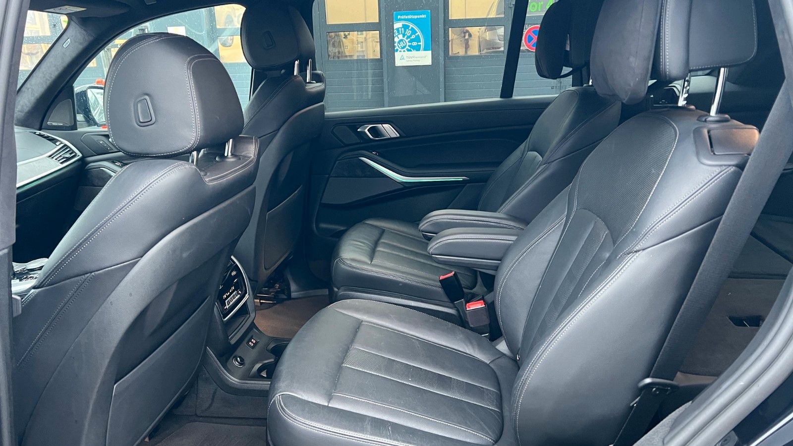 Fahrzeugabbildung BMW X7 M50 d *H/K*360°*PANO*AHK*M-Paket*HUD*Mietkauf