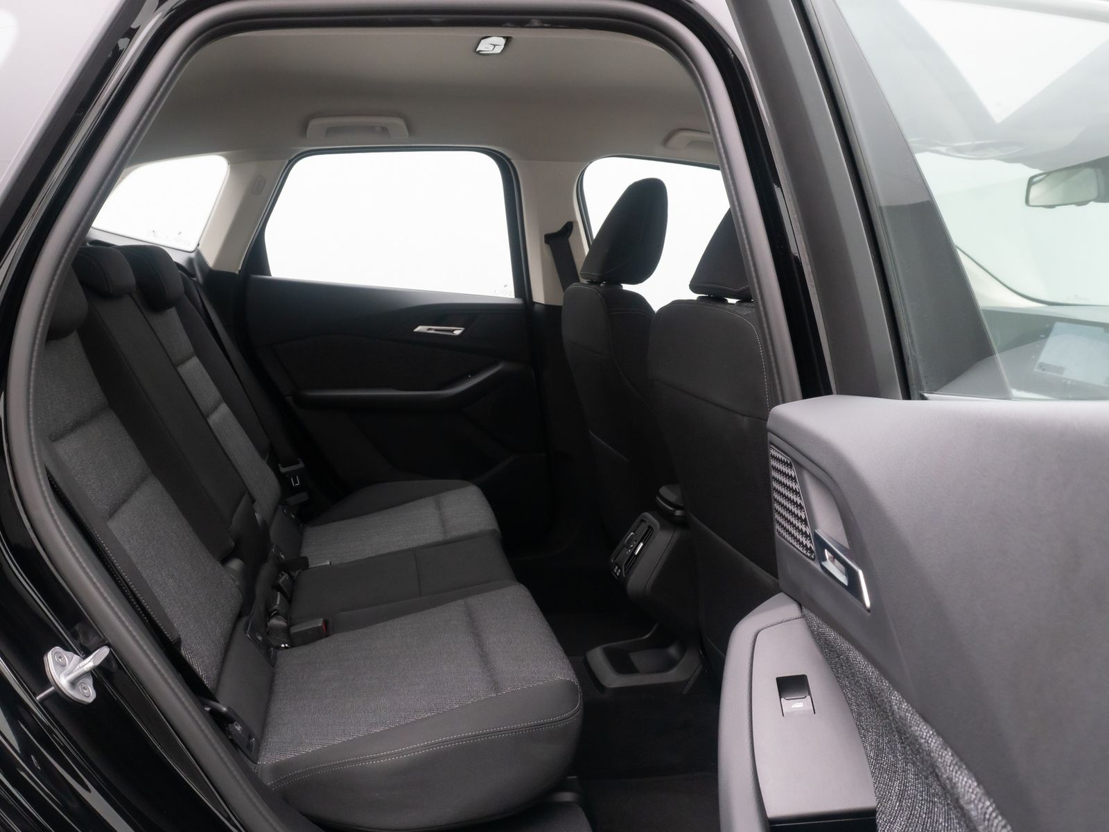 Fahrzeugabbildung BMW 216i Active Tourer Kamera DAB Sitzhzg Alarm LED
