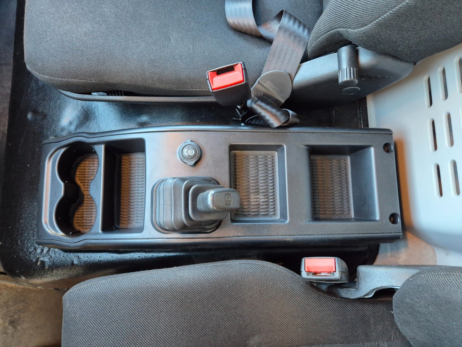 Fahrzeugabbildung Iveco Eurocargo 75-210/P LBW 1.000kg 3 Sitze Klima