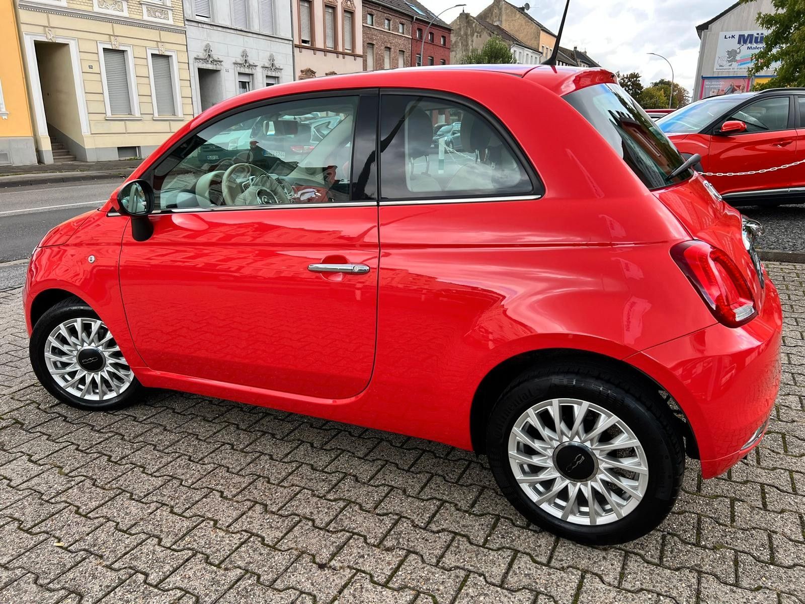 Fahrzeugabbildung Fiat 500 Lounge Panoramaschiebedach Klima Bluetooth