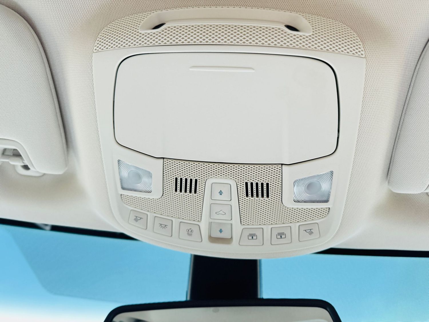 Fahrzeugabbildung Ford Edge TITANIUM 4x4, Autom., LED, Panod., AHK, Tot