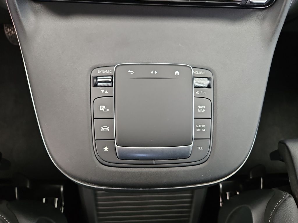 Fahrzeugabbildung Mercedes-Benz EQV 300 lang 7 Sitze Tisch LED EASY-PACK RFK