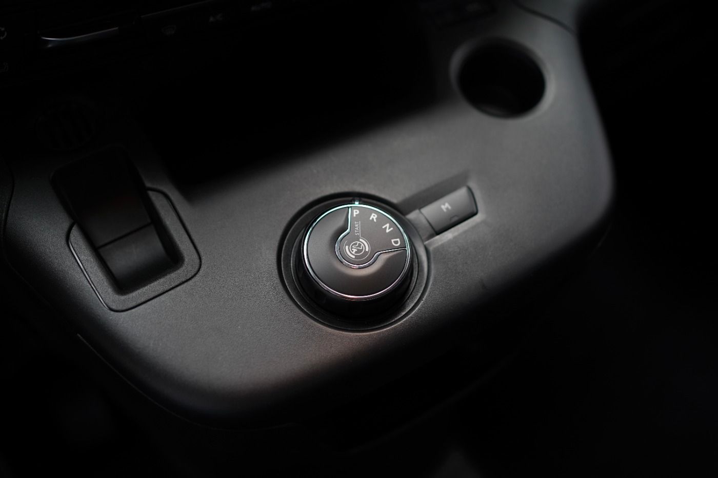 Fahrzeugabbildung Citroën Berlingo M PureTech 130 EAT8 Shine Automatik DAB