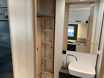 Sunlight Adventure I 67S TV Paket 8G Autom. Combi 6E