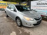 Opel Astra J Lim. 5-trg. Edition - Opel Astra: Kleinwagen