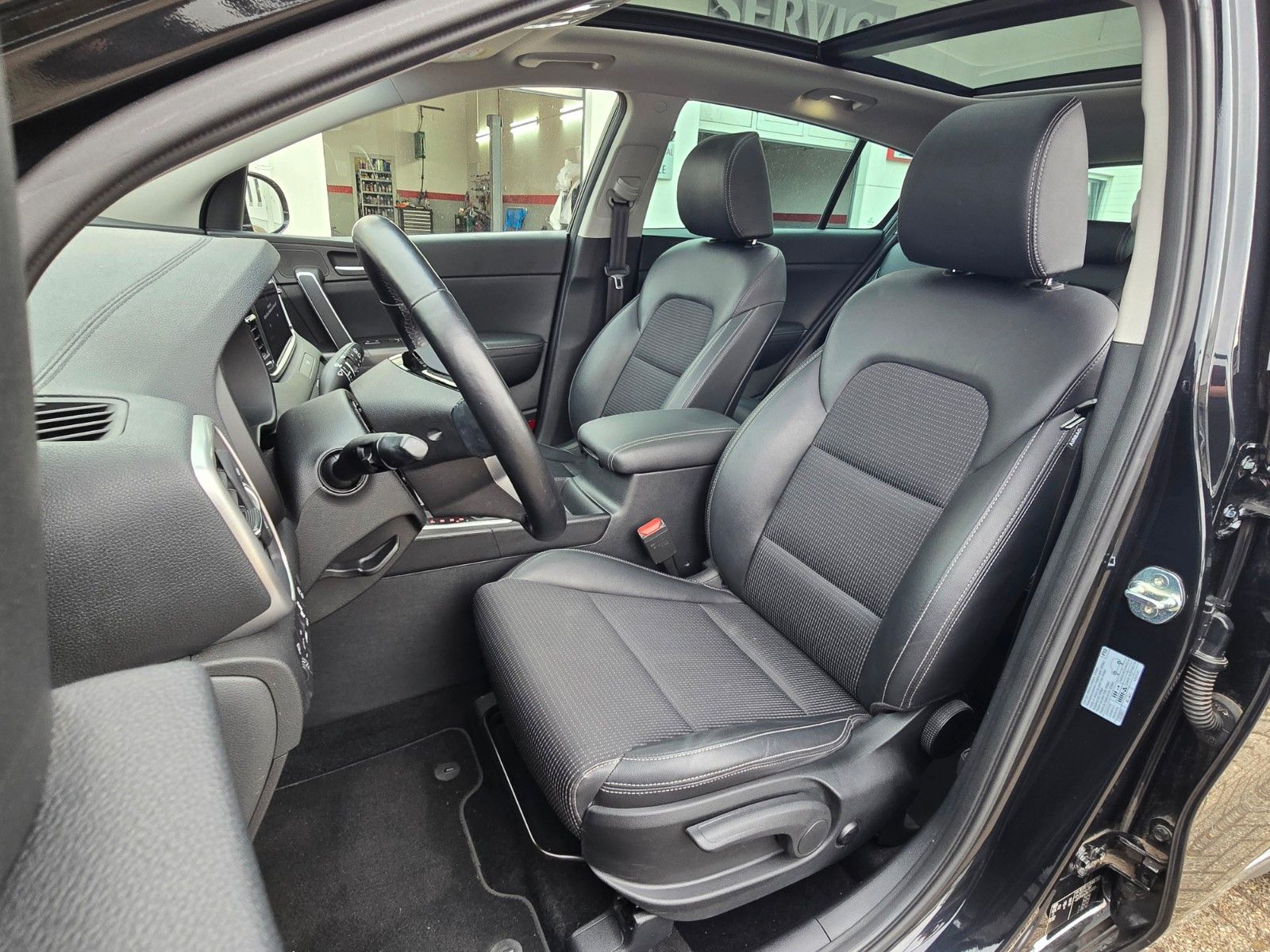 Fahrzeugabbildung Kia Sportage 1.6 T-GDI DCT 2WD Spirit
