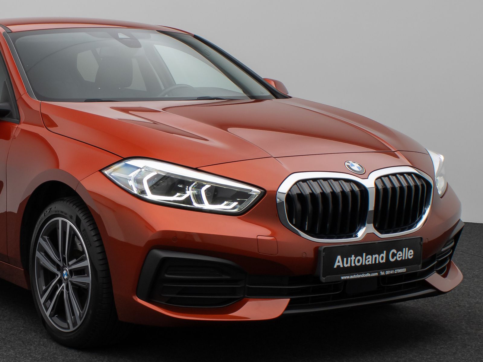 Fahrzeugabbildung BMW 120d  DAB HiFi AHK PDC Geschwindigkeitsreg LED