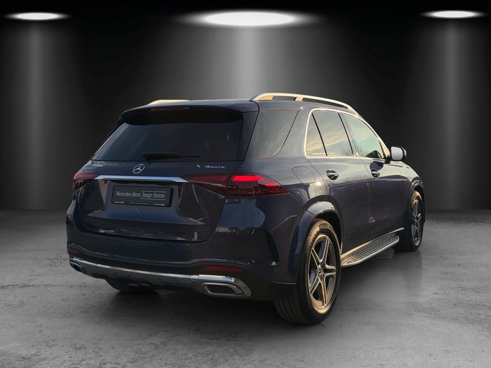 Fahrzeugabbildung Mercedes-Benz GLE350de AMG Prem DISTR Pano AIRMATIC 4xel.Sitze