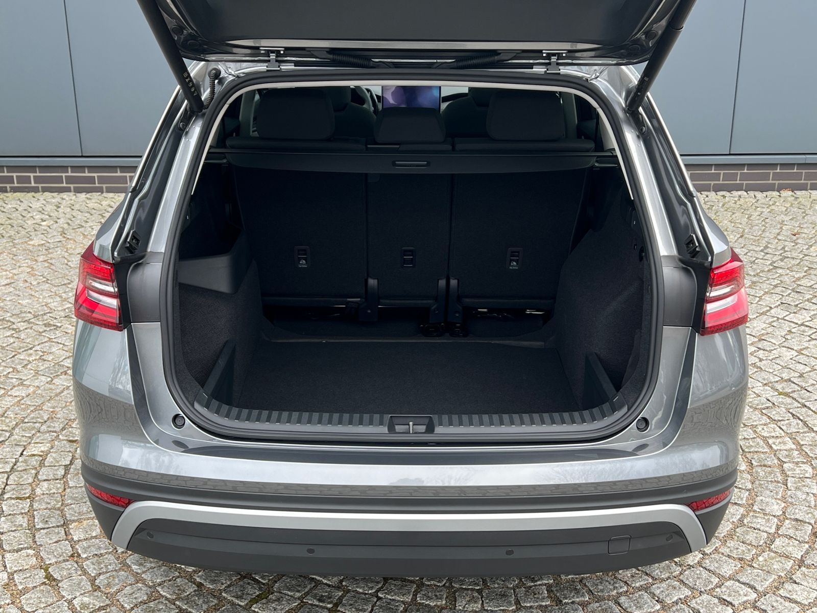 Fahrzeugabbildung SKODA Kodiaq Selection 1.5 TSI mHEV DSG *AHK, LED, Pan