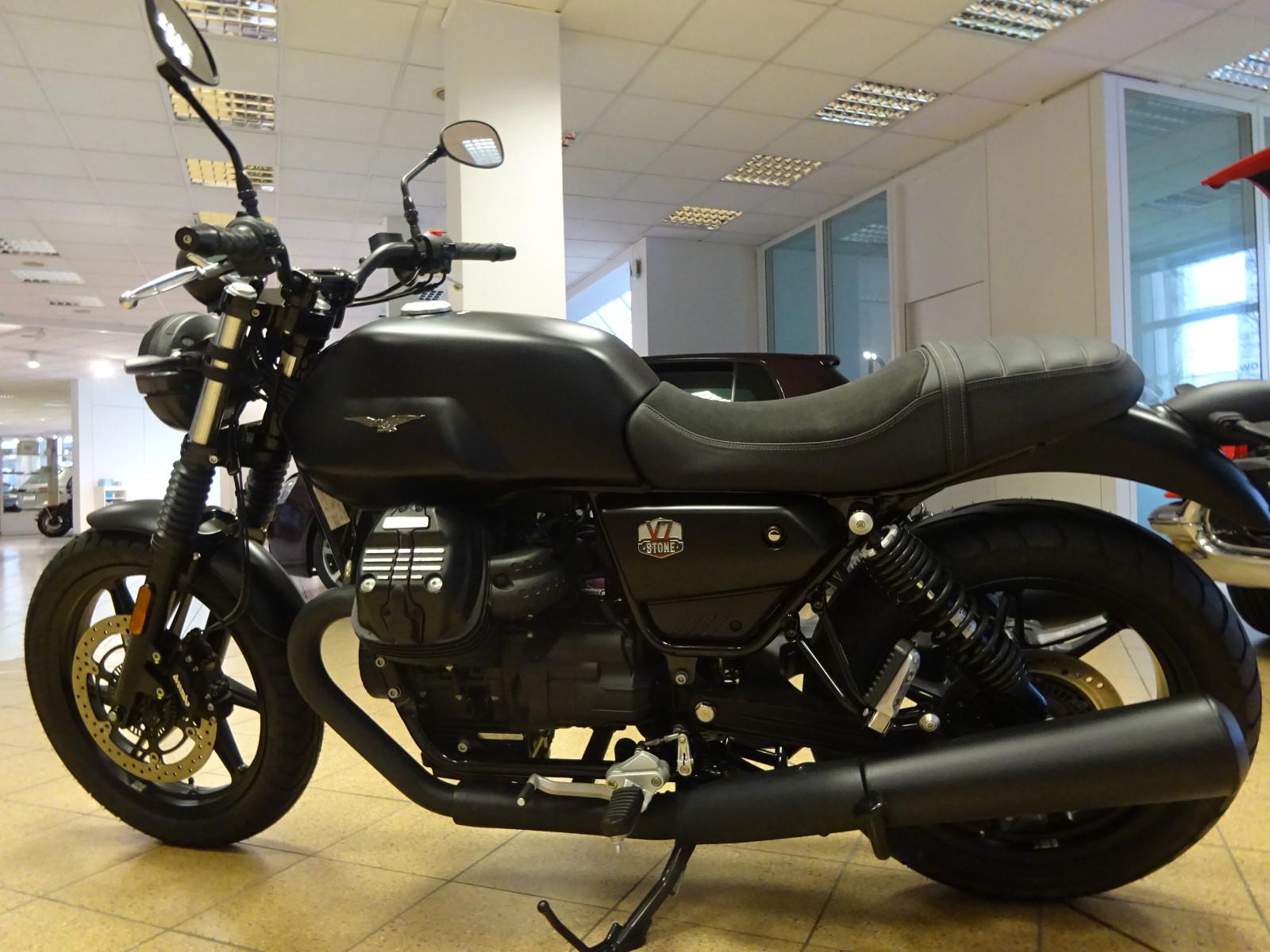 Moto Guzzi V7  IV Stone E5