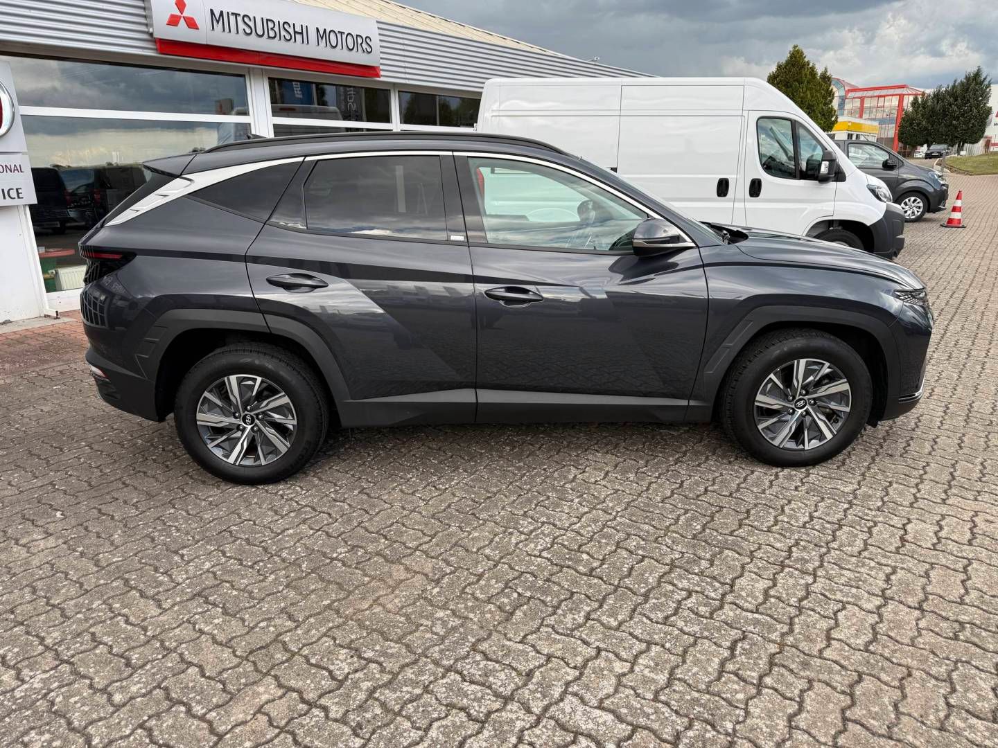 Fahrzeugabbildung Hyundai NEW Tucson Hybrid 1.6 T-GDi 230PS 6-AT 2